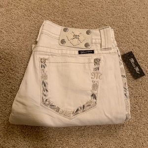 Miss me white cuffed Capri